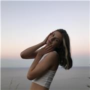 Studentessa al quarto anno di liceo scientifico scienze applicate